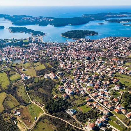 Dario A *